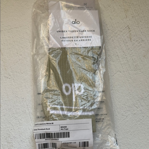 ALO Yoga Unisex Throwback Sock - Picture 3 of 6